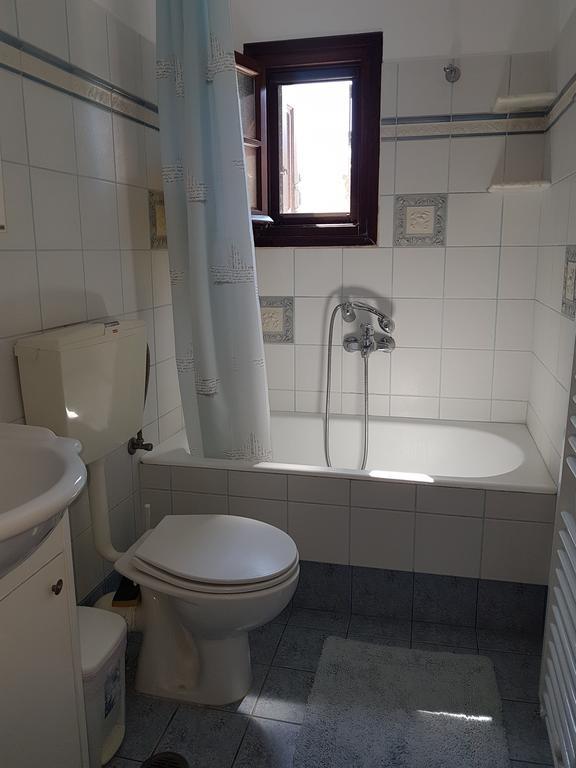 Theo'S Vacation Home Скирос Экстерьер фото