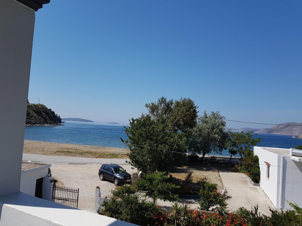 Theo'S Vacation Home Скирос Экстерьер фото
