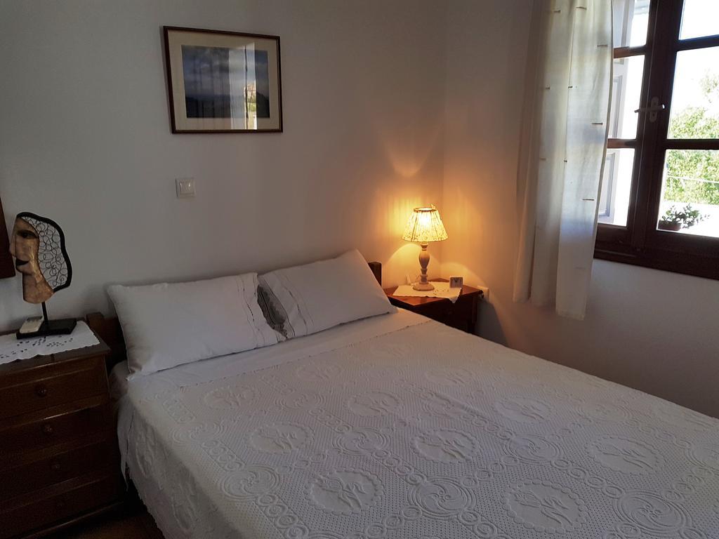 Theo'S Vacation Home Скирос Экстерьер фото