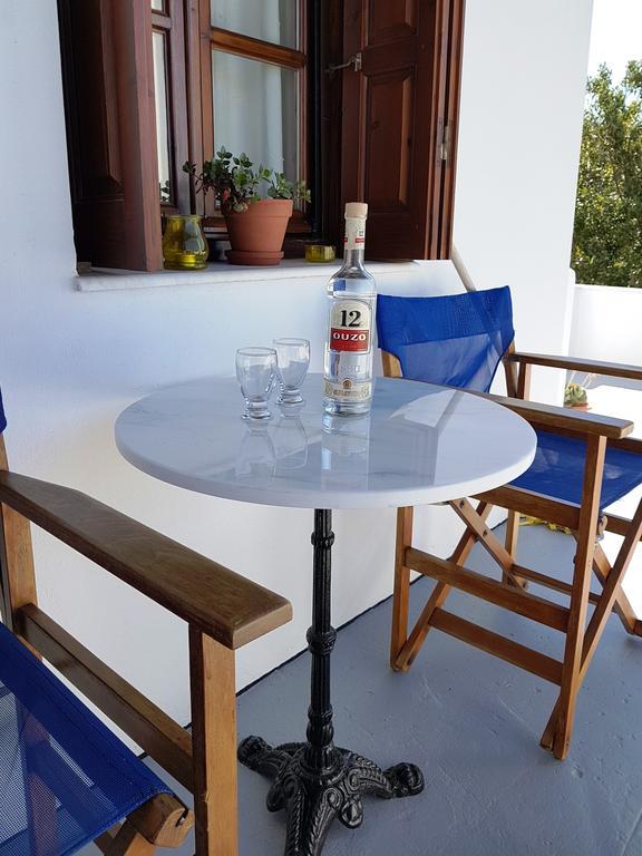 Theo'S Vacation Home Скирос Экстерьер фото