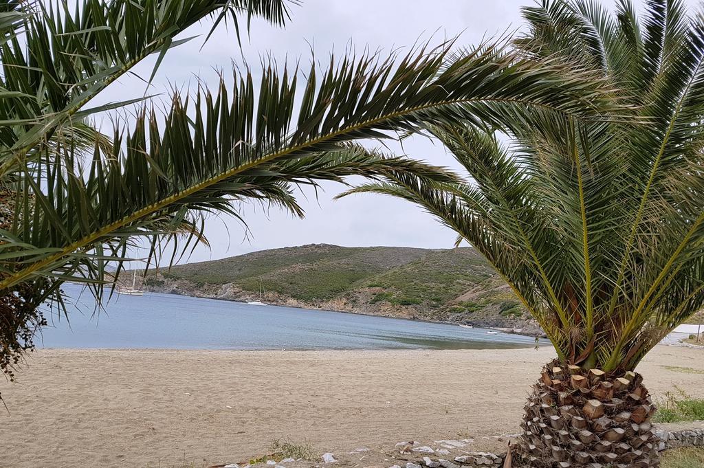 Theo'S Vacation Home Скирос Экстерьер фото