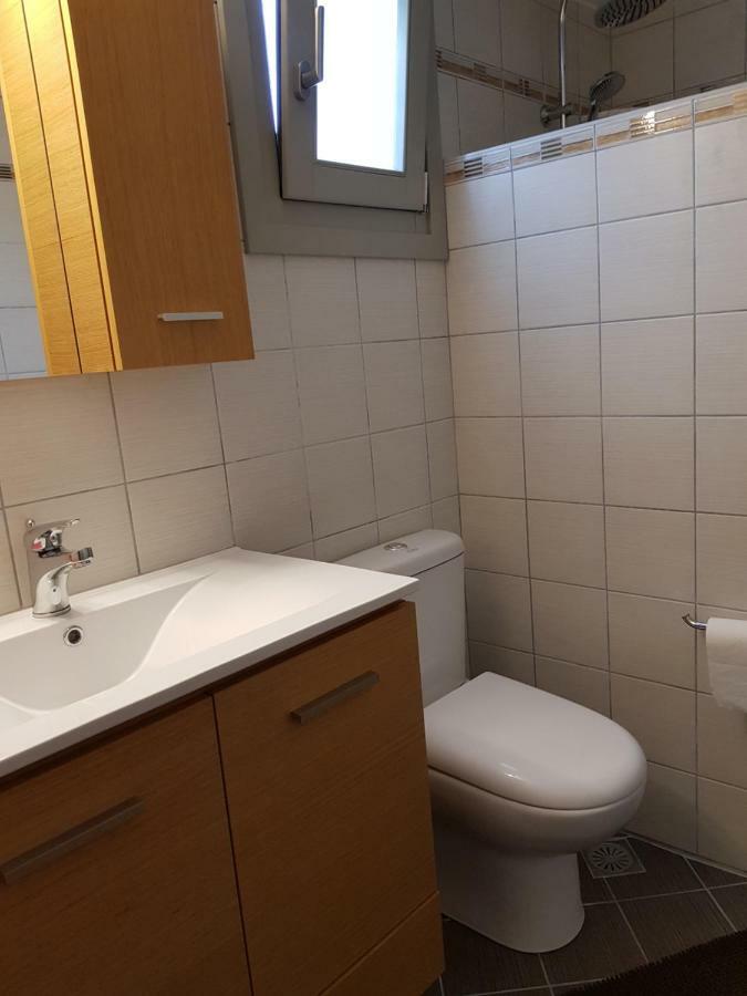 Theo'S Vacation Home Скирос Экстерьер фото