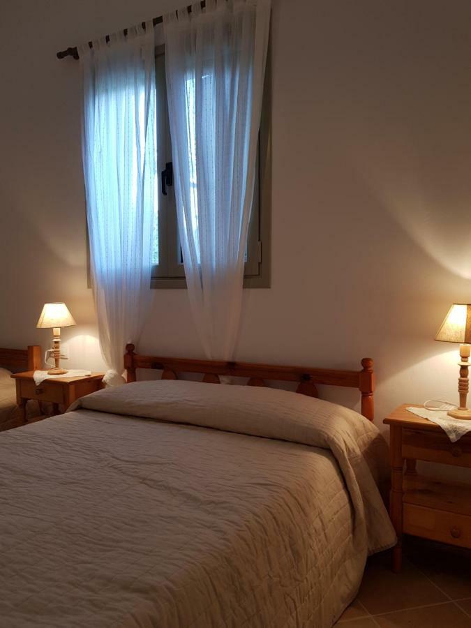 Theo'S Vacation Home Скирос Экстерьер фото
